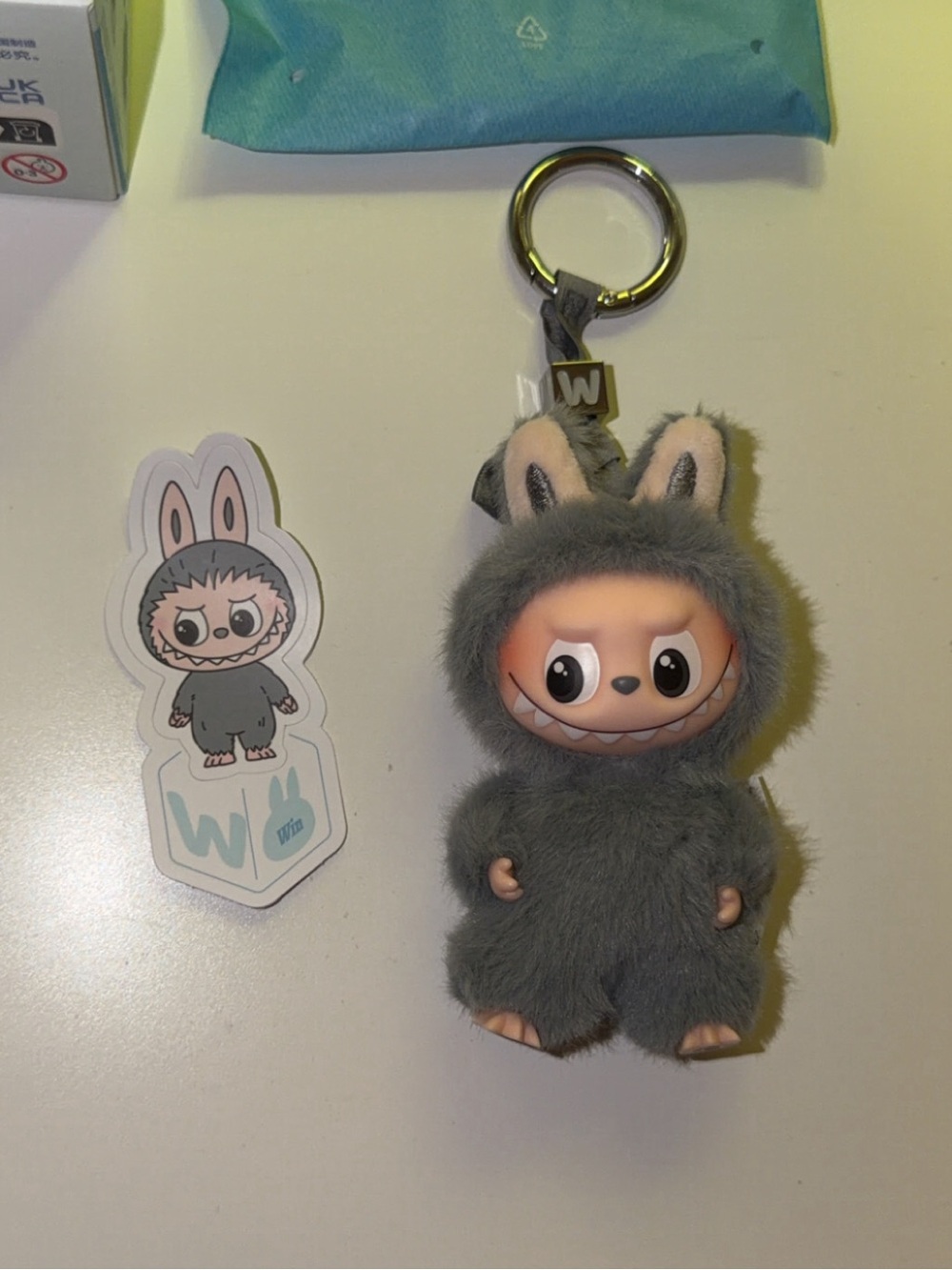 “W” THE MONSTERS PIN FOR LOVE Plush Figure LaBubu
